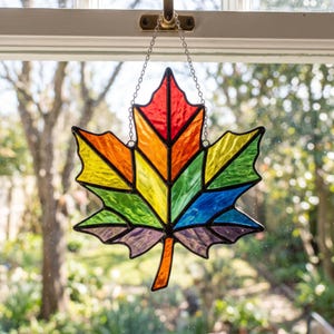 Modèle de vitrail feuille d'érable arc-en-ciel SVG PDF, modèle de capteur de soleil en forme de feuille