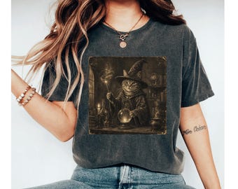 Wizard Cat Shirt, Vintage Magic Tee, Witchy Cat T Shirt, Mystic Cat Graphic Tee, Cat Lover Gift, Fantasy Wizard Shirt