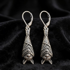 Vintage Bat Pendant, Gothic Jewelry, Punk Animal Necklace, Hip Hop Statement Accessory,Cool Animal Statement Piece,Goth Gift for Couples