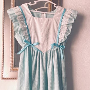 Kole Kole Girl’s Dress, made in Hawaii, appx size 8, will measure on request