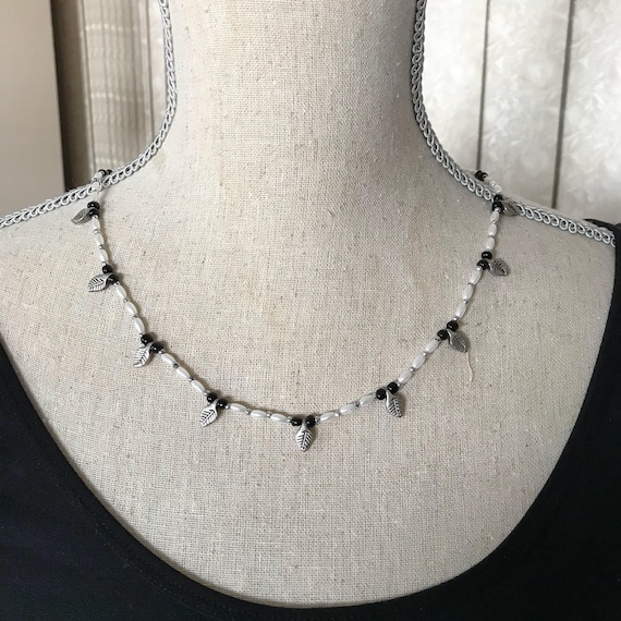 Vintage 60s faux pearl & silver leaf necklace, 22" - image 1