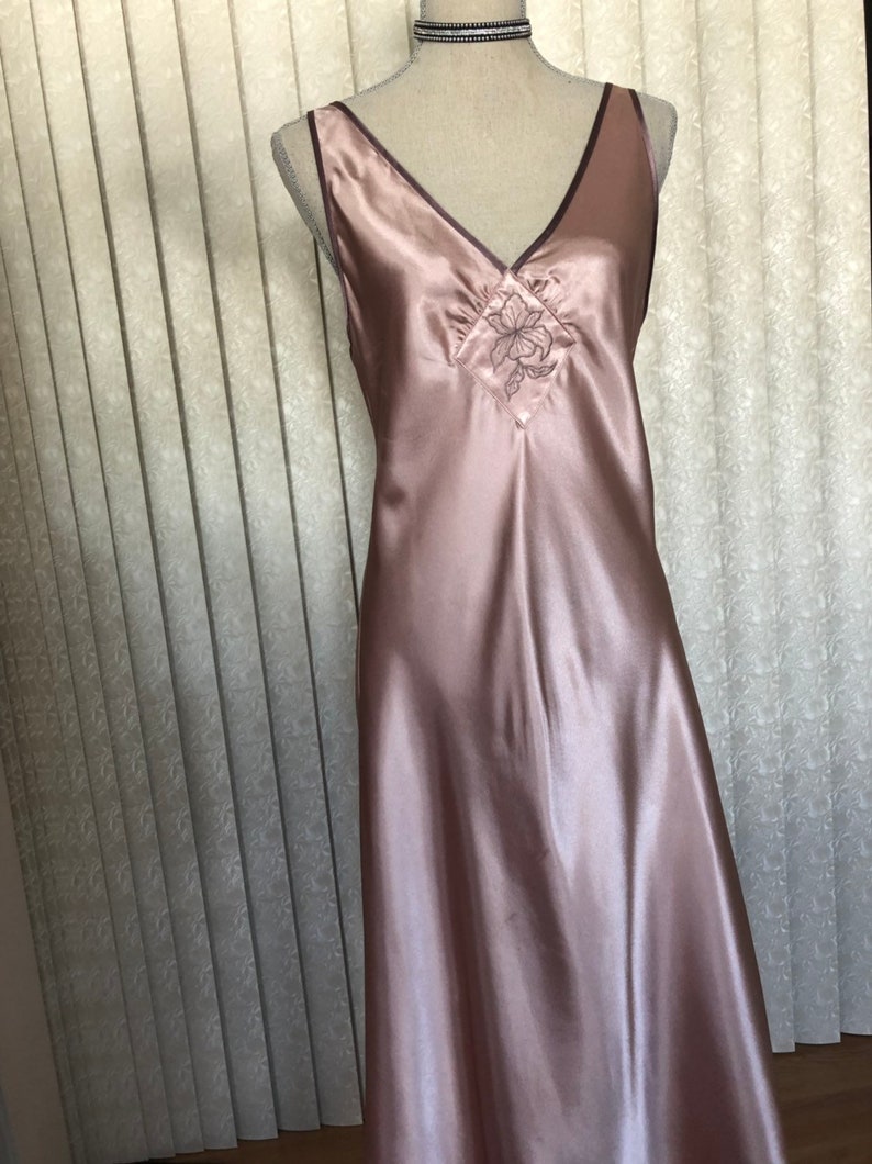 Medium Jones NY Satin Nightgown
