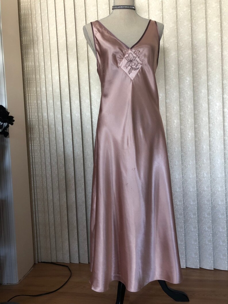 Medium Jones NY Satin Nightgown