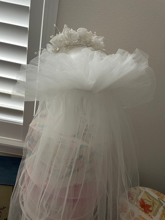 Bridal veil with beaded head piece - image 4