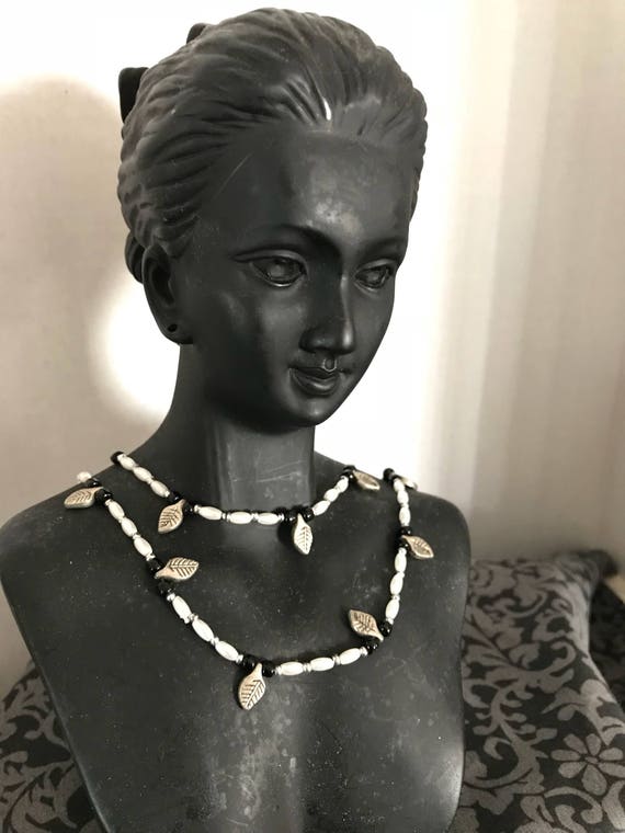 Vintage 60s faux pearl & silver leaf necklace, 22" - image 3