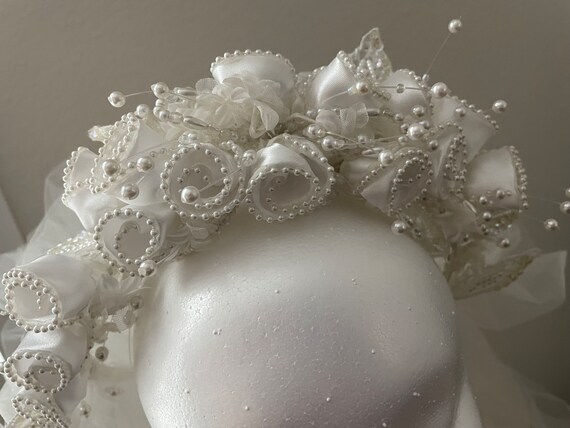 Bridal veil with beaded head piece - image 5