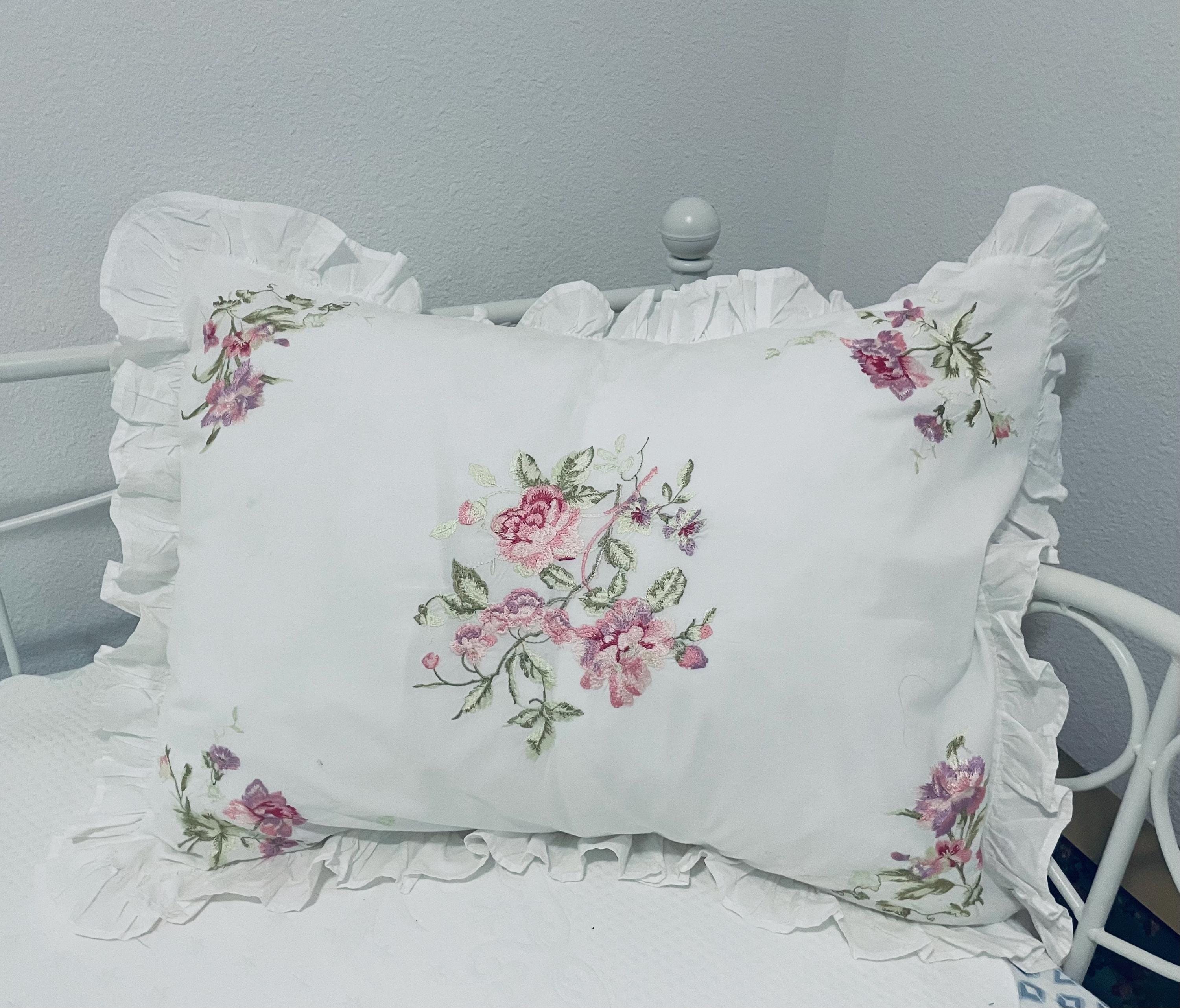 Raymond Waites Embroidered, Ruffled Edge Pillow Sham (1) Standard