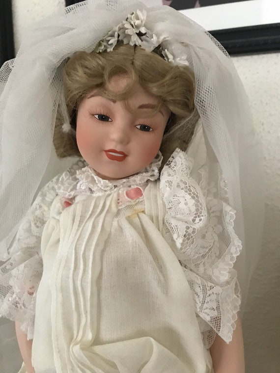 Dolls & Miniatures 1988 Playing Bride doll by Maud Humphrey Bogart Art