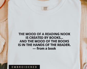 Boekenliefhebber geborduurd shirt comfortkleuren, lezer citaat T-shirt, Booktok leesshirt, literair cadeau voor lezers