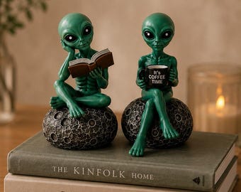 Alien Figurine Set, Reading & Coffee Resin Statues, Book Nook Decor, Coffee Bar Decor, Bookshelf Decor, Sci Fi Gift for Book Lovers