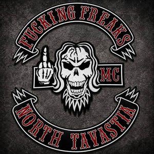 Zestaw naszywek z czaszką North Tavastia MC | Haft typu rocker w kamizelce motocyklowej