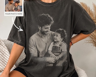 Comfort Colors® Personalisiertes Foto-Shirt, personalisiertes T-Shirt für Vater und Sohn, Vatertagsgeschenk, Laden Sie Ihr eigenes Bild hoch, Vintage-Fotogeschenk