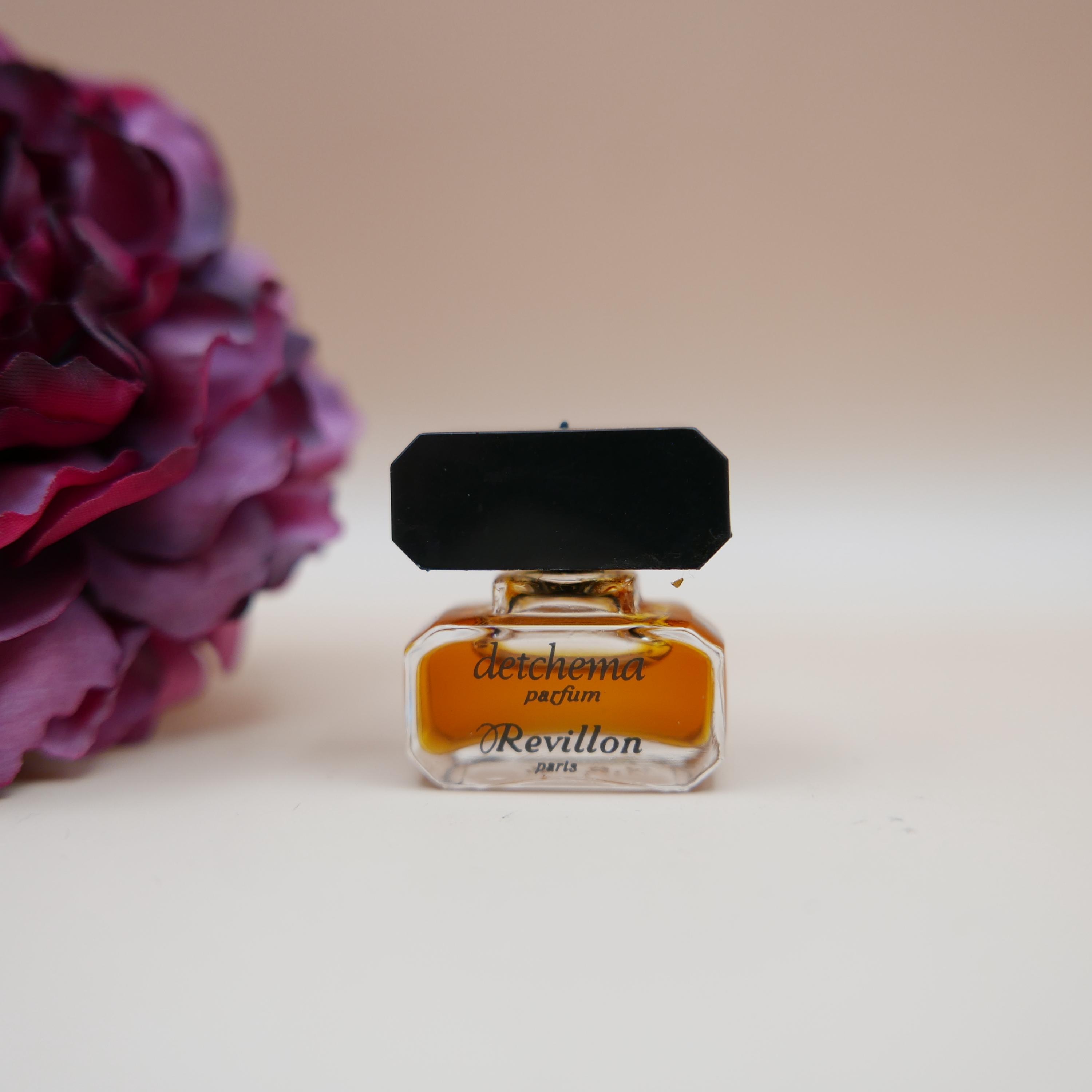 Detchema Revillon - Etsy