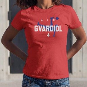 Air Gvardiol #4 Animated Style Soccer Graphic Tee, 2026 World USA Tournament Inspired, Croatia Star Player Football Gift Unisex T-Shirt Bild 3