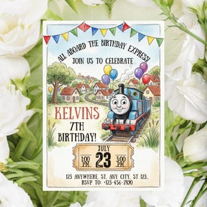 Könnte beinhalten: Eine Geburtstagseinladung mit einer Aquarellillustration eines blauen Zuges, Ballons und einer Stadt im Hintergrund. Die Einladung enthält den Text "All Aboard the Birthday Express!" und Details für Kelvins 7. Geburtstag.