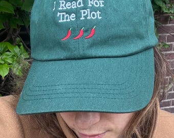 Romantasy Hat, BookTok Hat, Fantasy Reader Hat – Hat Green – I Read for the Plot – Smut Reader Gift