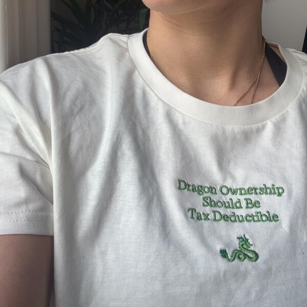Romantasy Shirt, BookTok Shirt – Crop Top White – Dragon Ownership Should Be Tax Deductible – Fourth Wing Inspired