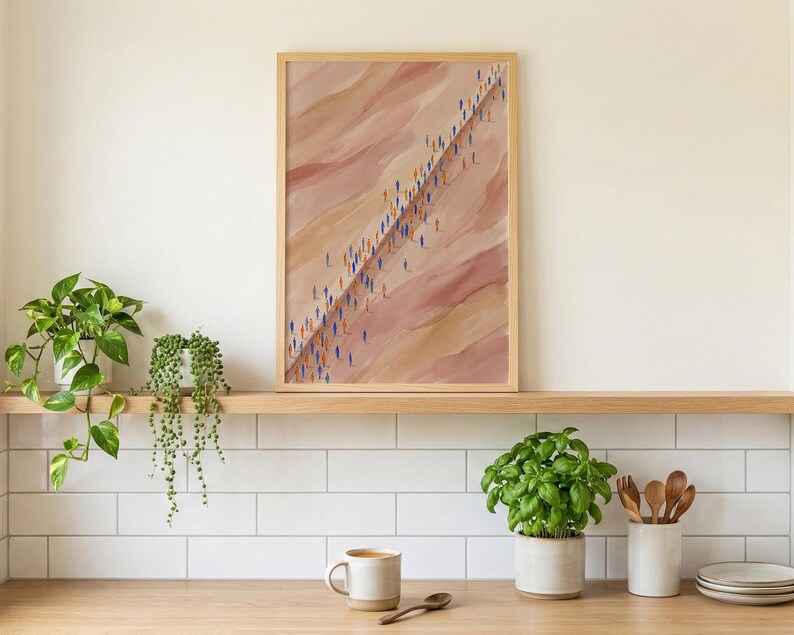 Impressão abstrata em aquarela de uma multidão caminhando, arte em tons terrosos representando o movimento das pessoas, decoração de parede única com fluxo humano. imagem 2