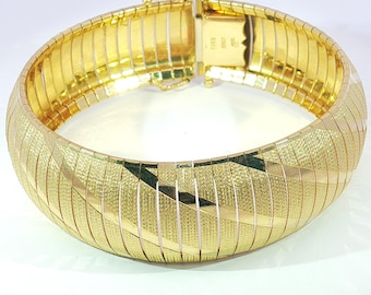 14k Yellow Gold Bracelet.  Flexible, 18mm, Diagonal, Textured/Polished, 7".