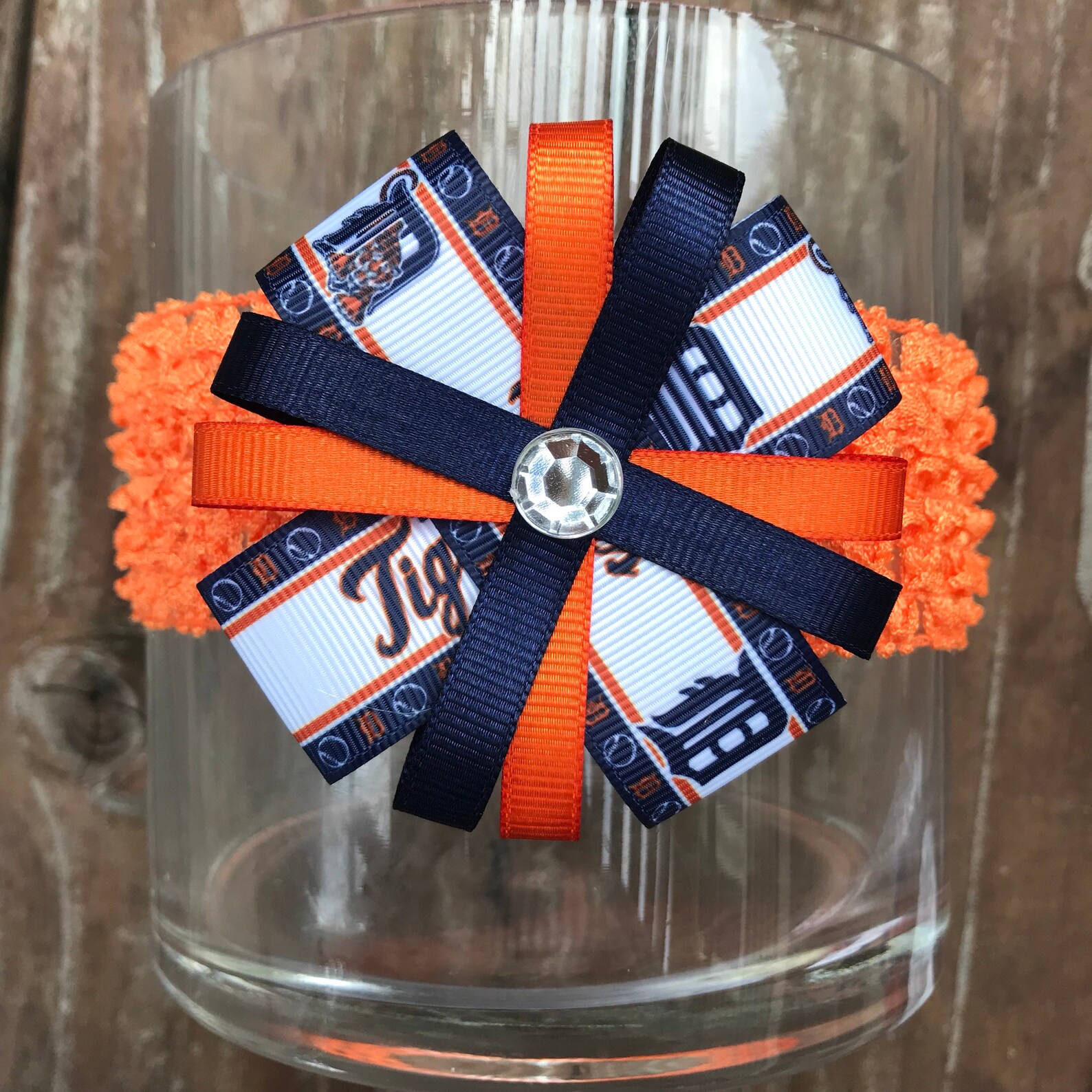 Tigers Bow Crew main image 1