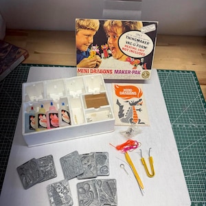 1967 Mattel Mini Dragons Maker-Pak Vintage Craft Kit W/ Plastic Mold and Paints