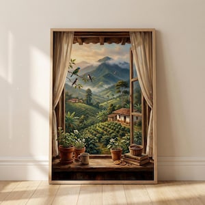 Può includere: Una stampa incorniciata raffigura una vista panoramica attraverso una finestra. L'opera d'arte mostra un paesaggio verdeggiante con dolci colline, una piccola casa e una piantagione di caffè. Gli uccelli si posano su un ramo e le piante in vaso sono sul davanzale. Le tende sono tirate indietro.