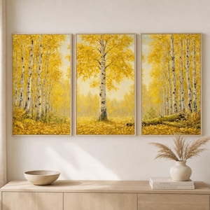Peut inclure: Un ensemble de trois tableaux muraux représentant une forêt de bouleaux aux feuilles d'automne jaune vif. Les trois panneaux verticaux illustrent une scène boisée dense avec des troncs à écorce blanche et un sol couvert de feuilles dorées.