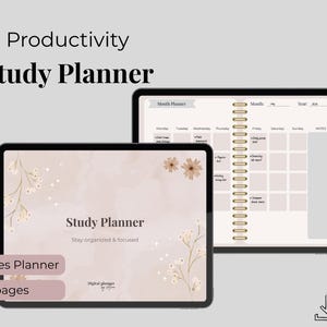 Könnte beinhalten: Ein digitaler Studienplaner auf zwei Tablet-Bildschirmen. Der vordere Bildschirm zeigt ein beiges Cover mit Blumenillustrationen und dem Text "Study Planner Stay organized & focused". Der hintere Bildschirm zeigt ein Monatskalender-Layout.