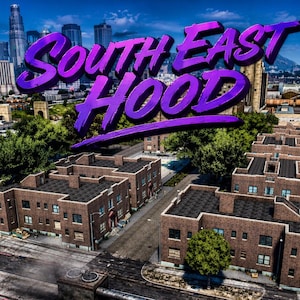 Peut inclure: Vue aérienne d'une scène urbaine avec le texte "South East Hood" en lettres violettes stylisées. L'image présente des immeubles, des arbres et un paysage urbain en arrière-plan.