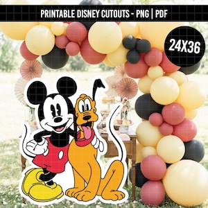 Puede incluir: Un recorte imprimible con Mickey Mouse y Pluto. Mickey es negro, blanco y rojo con zapatos amarillos. Pluto es amarillo con un collar rojo. El texto PRINTABLE DISNEY CUTOUTS - PNG | PDF y 24X36 es visible arriba y a un lado.