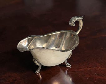 Vintage Silverpläterad Såsskål med Fot, Såsserver, Utsmyckat Handtag, Dekorativt Servis, Hollywood Regency