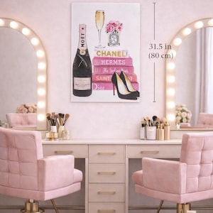 強化ガラスのウォールアート、デザイナーズファッションのピンクの本、ハイヒール、シャンパンボトルとフルートグラス