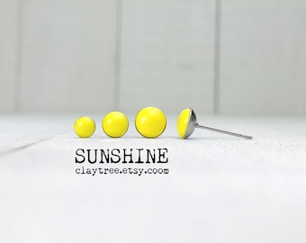 SUNSHINE gele oorknopjes - hypoallergeen - chirurgisch roestvrij staal - heldere stekers - kleine oorbellen - polymeerklei - 4 mm 5 mm 6 mm