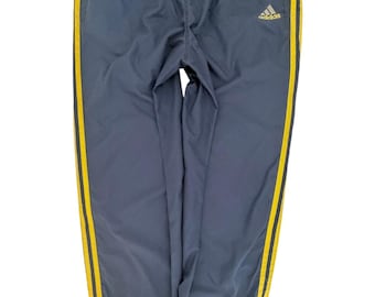 Vintage Adidas Windbreaker-Trainingshose aus den 90er Jahren, marineblau und gelb, drei Streifen, mit Mesh-Futter, Baggy-Streetwear-Trainingshose, Herrengröße
