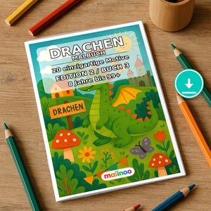 Può includere: Un libro da colorare intitolato DRACHEN MALBUCH con un'illustrazione di un drago verde, funghi e un castello. Il testo in copertina recita 20 einzigartige Motive EDITION 2 / BUCH 3 8 Jahre bis 99+. Matite colorate sono disposte attorno.