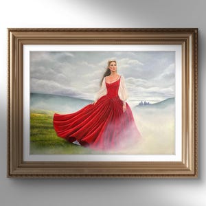Puede incluir: Pintura enmarcada que representa a una mujer con un vestido rojo largo con mangas blancas, sobre un paisaje de campos verdes, colinas y un cielo nublado. La obra de arte está en un marco dorado.