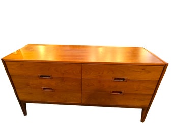 Six Drawer Bureau by United Furniture