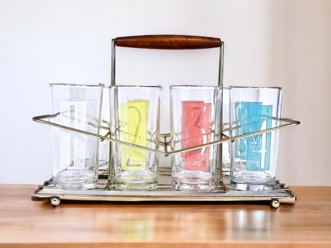 Set Stoviglie Mid Century Per 20 Persone - Piatti, Tazze E Tovaglia Vintage Per Feste A Tema