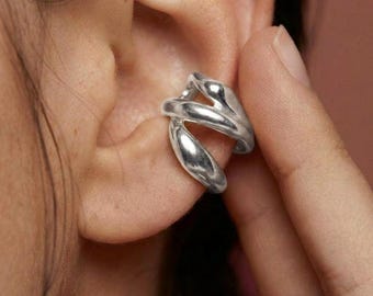 Manchette d'oreille sans piercing, sculpturale, triple anneau en laiton plaqué argent, cadeau original