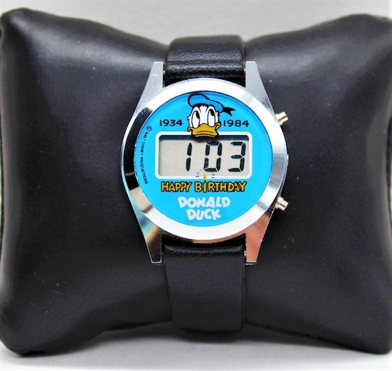 Vintage Walt Disney Donald Duck Watch - image 1