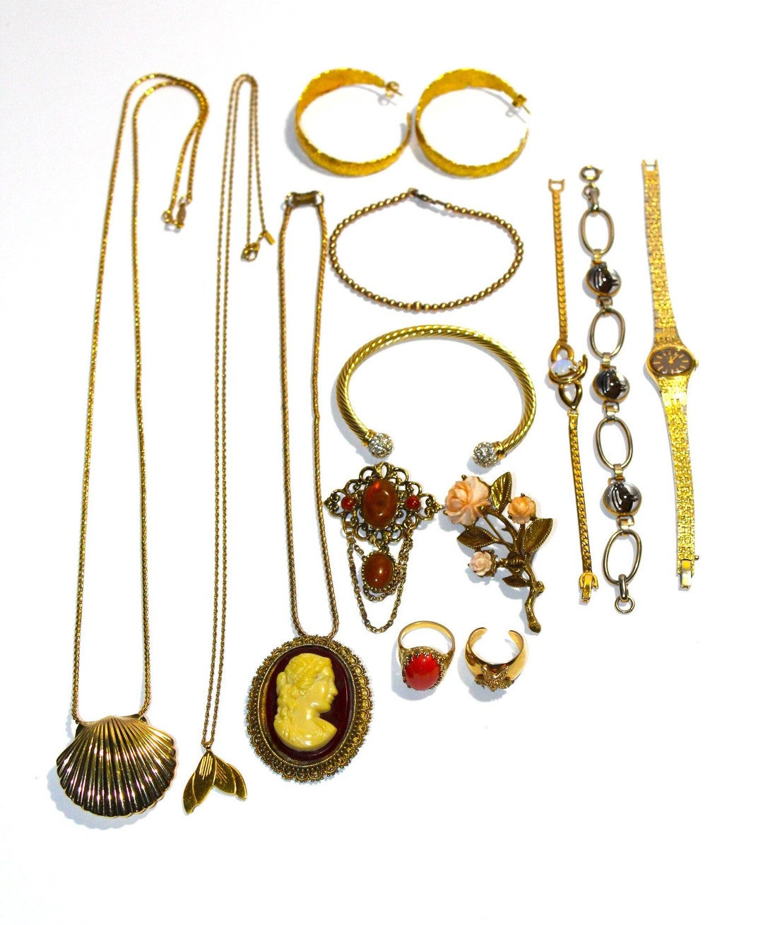 Curated visual reference: Fresh Look at Vintage Gold Tone Jewelry Lot