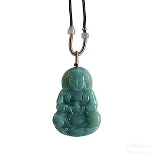 Hand-Carved Jade Pendant – Abstract Seated Form, Smooth Contours, Polished Finish, Minimalist Neckpiece