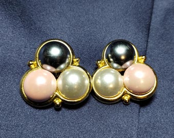 1980s Triple Faux Pearl Cluster Clip On Earrings, Gold Tone Tri-Color Pearl Cabochon Statement Jewelry, Pink Grey Cream Pearls MCM Retro