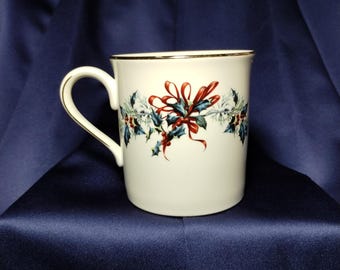 Lenox Winter Greetings Coffee Mug, Fine Ivory Bone China, Catherine McClung Holly & Ribbon Design, 24K Gold Trim, Vintage Holiday Dinnerware