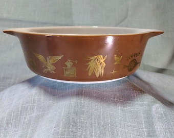 Pyrex Early American 471 Casserole Dish – Brown Gold Eagle Pattern (No Lid)