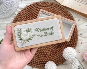 Personalized Mother of the Bride Jewelry Box, Custom Embroidered RingCase, Wood Jewelry Organizer, Wedding Day Gift, Mother of the Groom