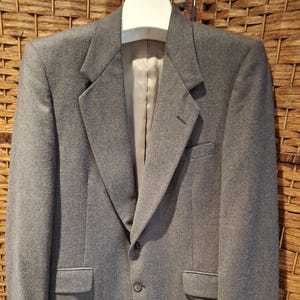 Vintage Rue Royale Designed by Nino Cerruti tailored in the USA For Macy's 100% Pure Wool Men's Gray Coat Jacket Union made