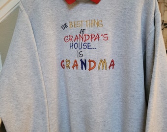 Vintage 90's  RARE Fruit of the Loom Best / Grandma Embroidered  Sweatshirt size L great pre-owned cond