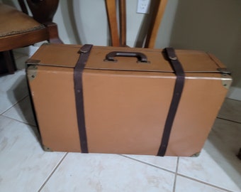 Vintage 1930 Super RARE Treatet Cardboard Travel Case/ Steamer Box / Trunk All working Parts and Sturdy Iriginal Patina 24"L x 14:" W x 8"T