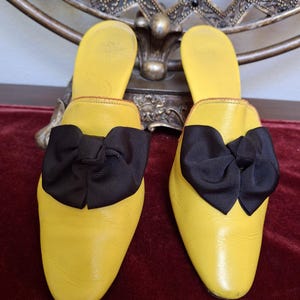 Vintage Yellow Women&#39;s Mules slip on size 6 1/2 M